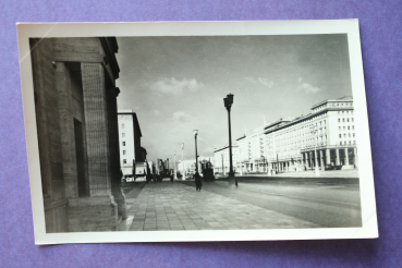 Ansichtskarte AK Berlin 1950er Jahre HO Cafe Budapest Stalinallee Karl Marx Allee Straße Ortsansicht Architektur